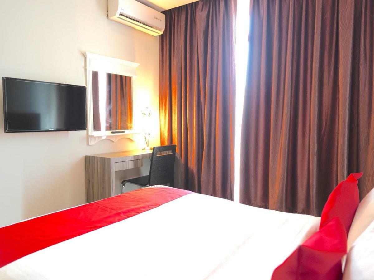 Oyo 43987 Season Inn Bintulu Ngoại thất bức ảnh