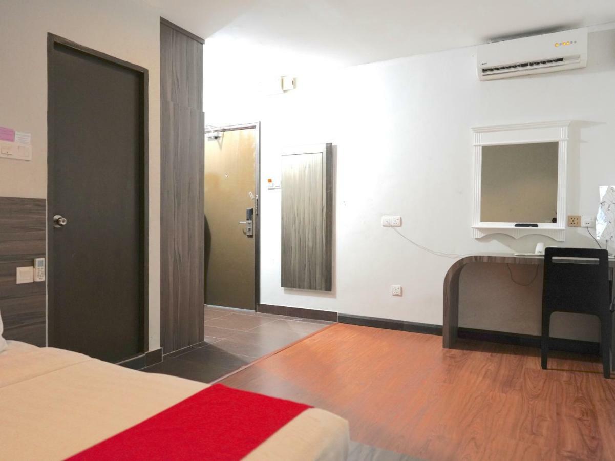 Oyo 43987 Season Inn Bintulu Ngoại thất bức ảnh